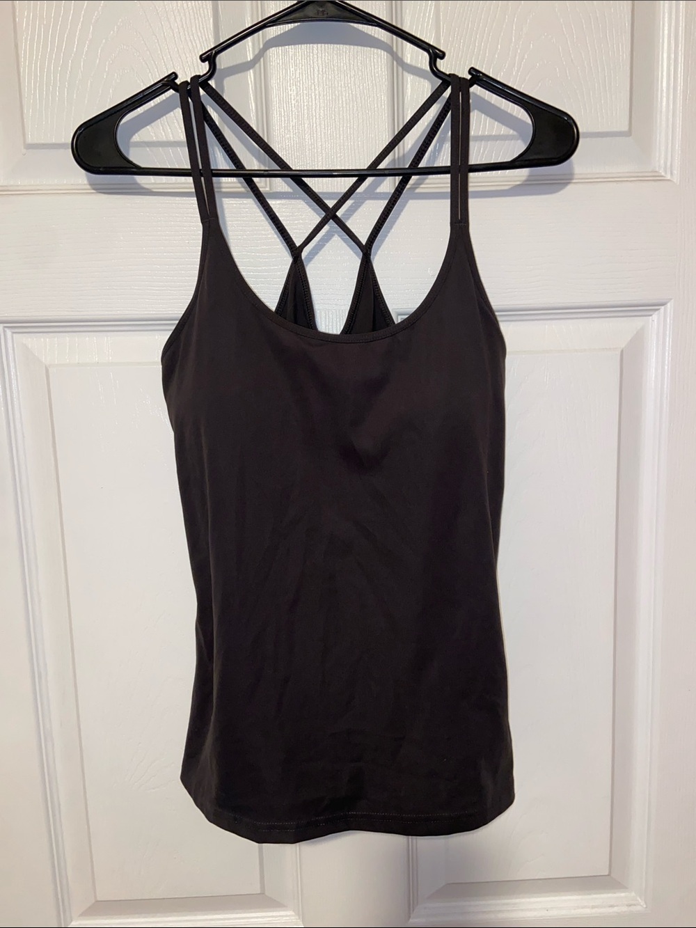 Old navy active strappy workout tank with built in bra